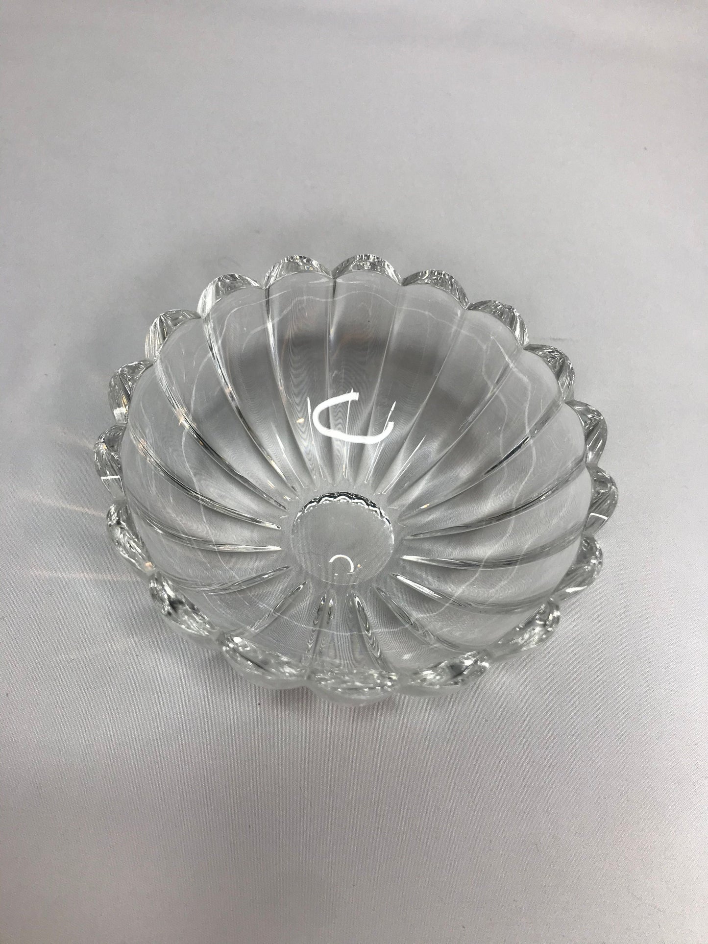 Vintage decorative glass bowl 5-1/4"d