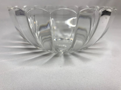 Vintage decorative glass bowl 5-1/4"d