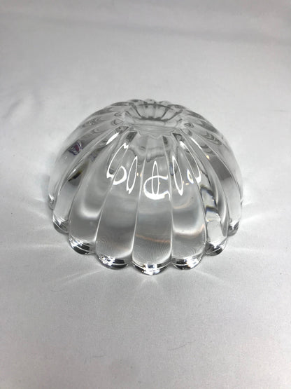 Vintage decorative glass bowl 5-1/4"d