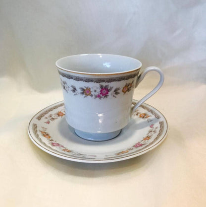 Vintage tea cup & saucer