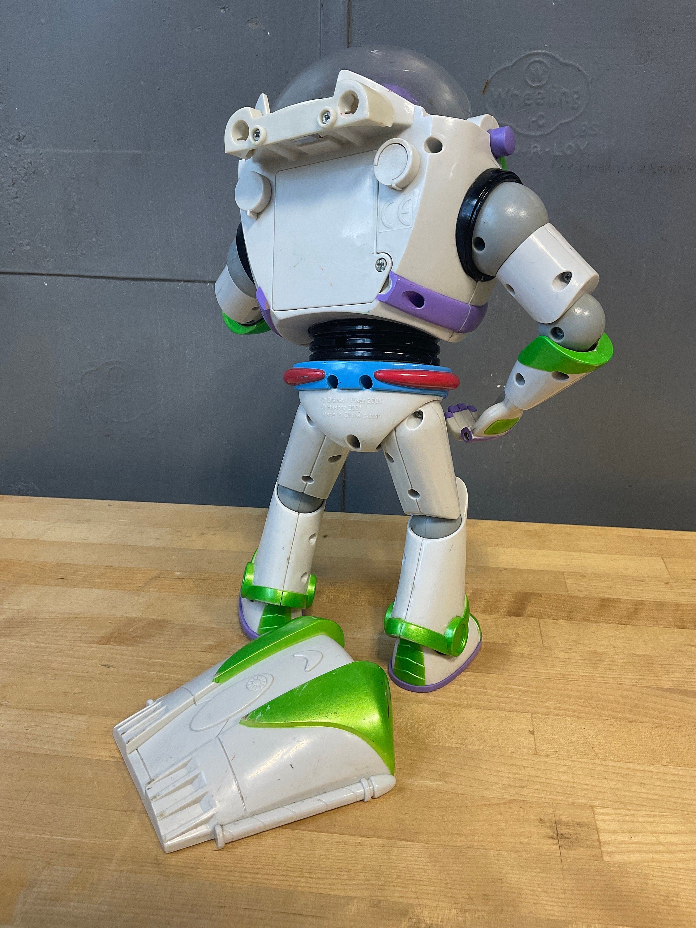 2001 buzz lightyear online action figure