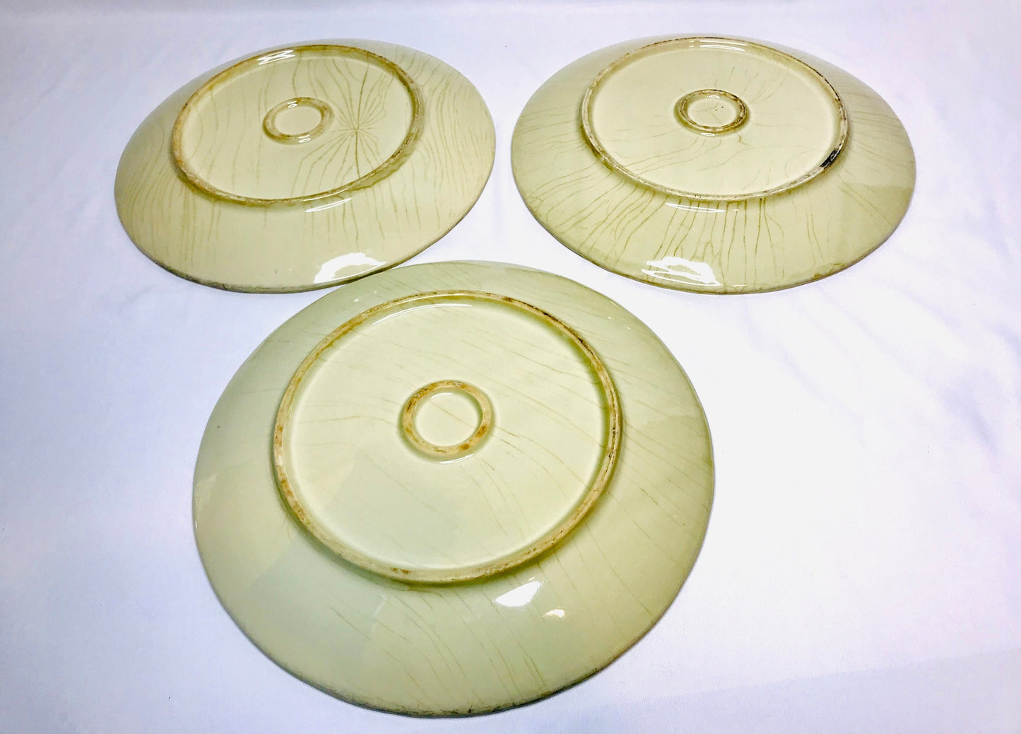 Destino’s, s. a.beige leaf/floral scroll design set of 3 beige serving plates