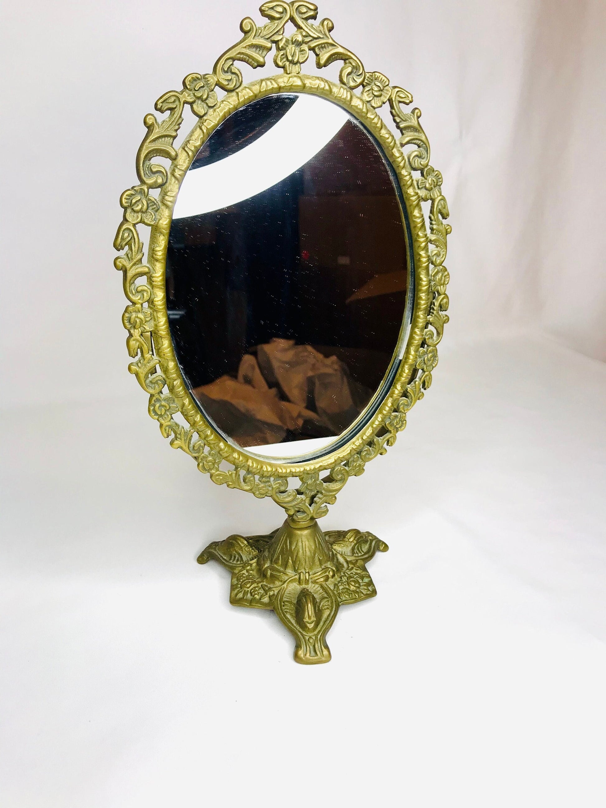 Vintage ornate tilting oval vanity/dresser mirror – Terra Americana Vintage ornate tilting oval vanity/dresser mirror – Terra Americana