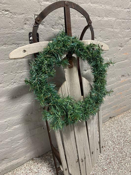 SLED WITH WREATH