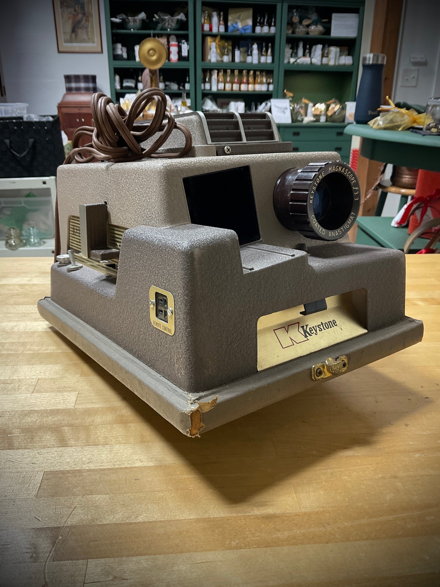 Step back in time with with our retro projectors - Keystone, Du-All Eight Movie Film Projector, Argus 35 mm Slide Projector