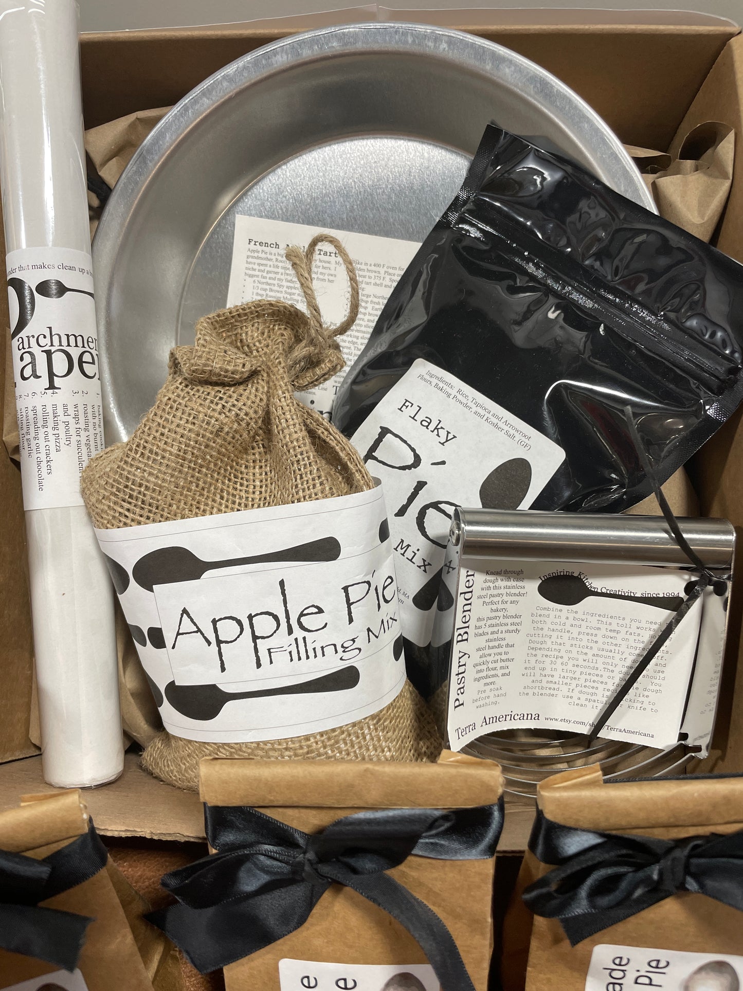 Pie Kit Gift Box, 2 varieties - Mixed Fruit and Apple